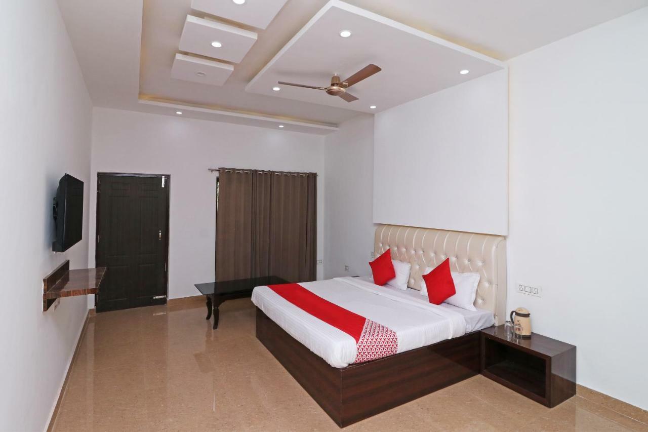 Oyo 29755 Hotel Jammu Airlines Exterior foto